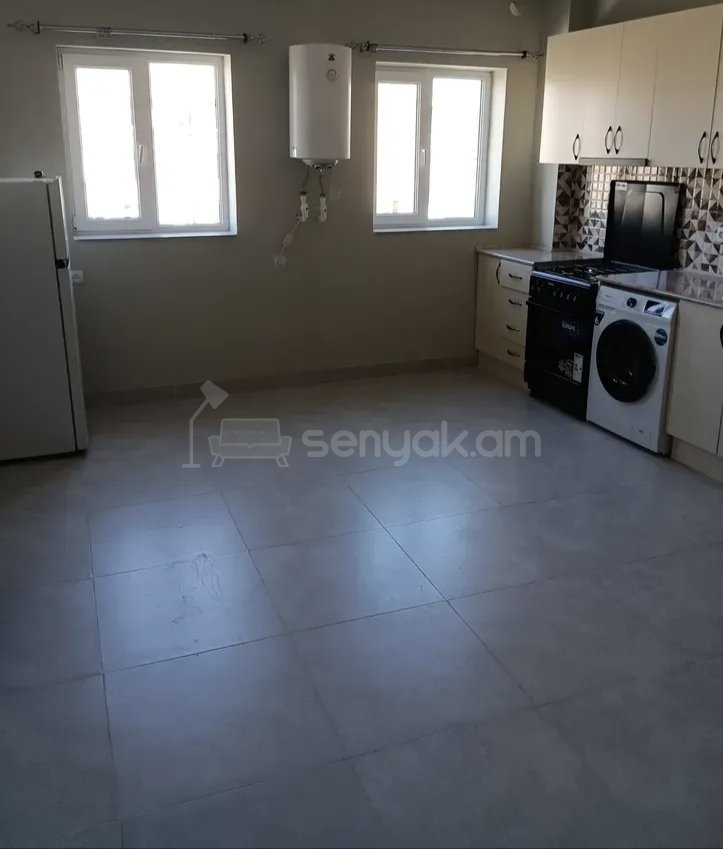 2 Սենյականոց Բնակարան Քարե Շենքում, 58քմ, 3/5 հարկ, Նորմալ Վիճակում, Կահավորված