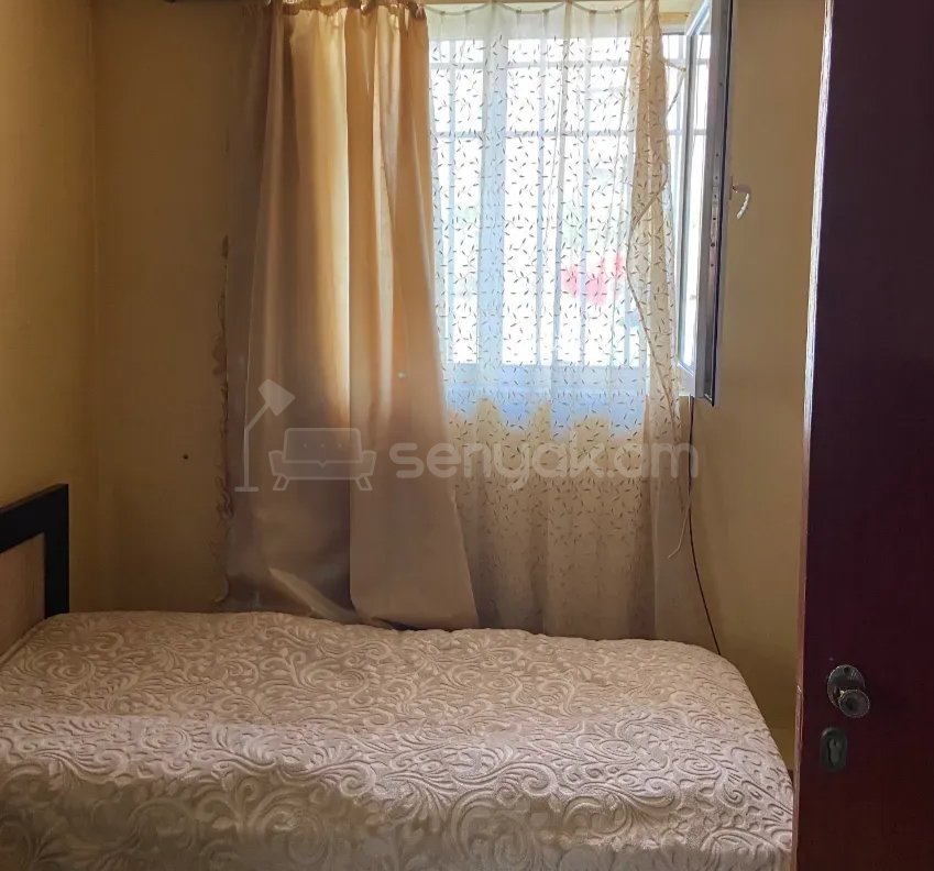 1 Սենյականոց Բնակարան Քարե Շենքում, 40քմ, 1/1 հարկ, Նորմալ Վիճակում, Կահավորված
