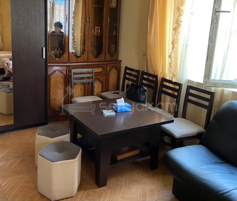 1 Սենյականոց Բնակարան Քարե Շենքում, 40քմ, 1/1 հարկ, Նորմալ Վիճակում, Կահավորված
