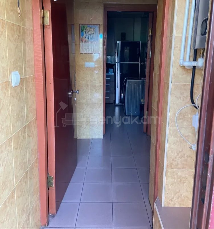 1 Սենյականոց Բնակարան Քարե Շենքում, 40քմ, 1/1 հարկ, Նորմալ Վիճակում, Կահավորված