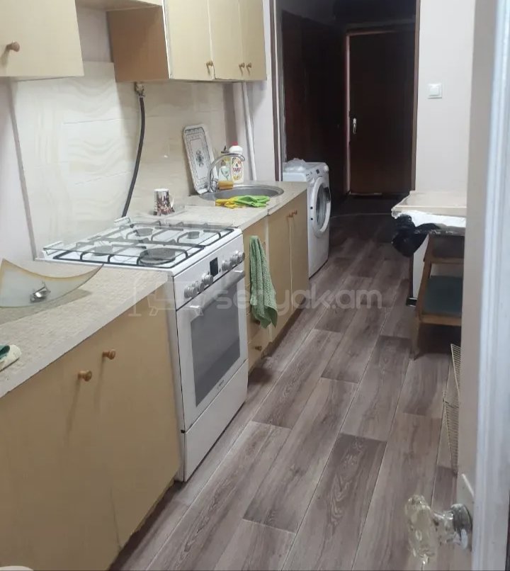 1 Սենյականոց Բնակարան Քարե Շենքում, 48քմ, 1/5 հարկ, Նորմալ Վիճակում, Կահավորված