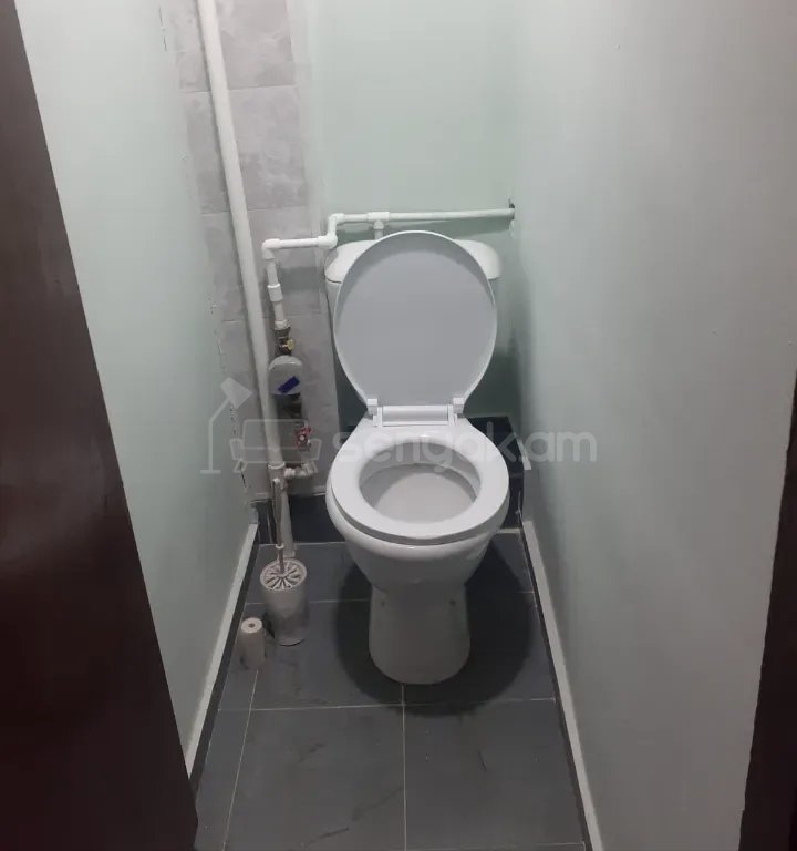 1 Սենյականոց Բնակարան Քարե Շենքում, 48քմ, 1/5 հարկ, Նորմալ Վիճակում, Կահավորված