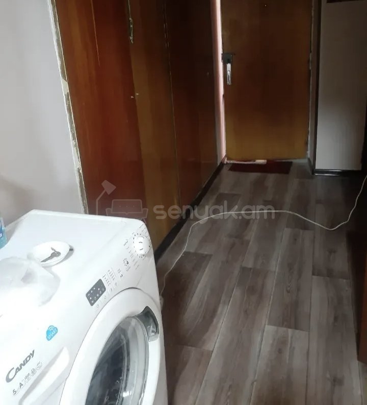 1 Սենյականոց Բնակարան Քարե Շենքում, 48քմ, 1/5 հարկ, Նորմալ Վիճակում, Կահավորված