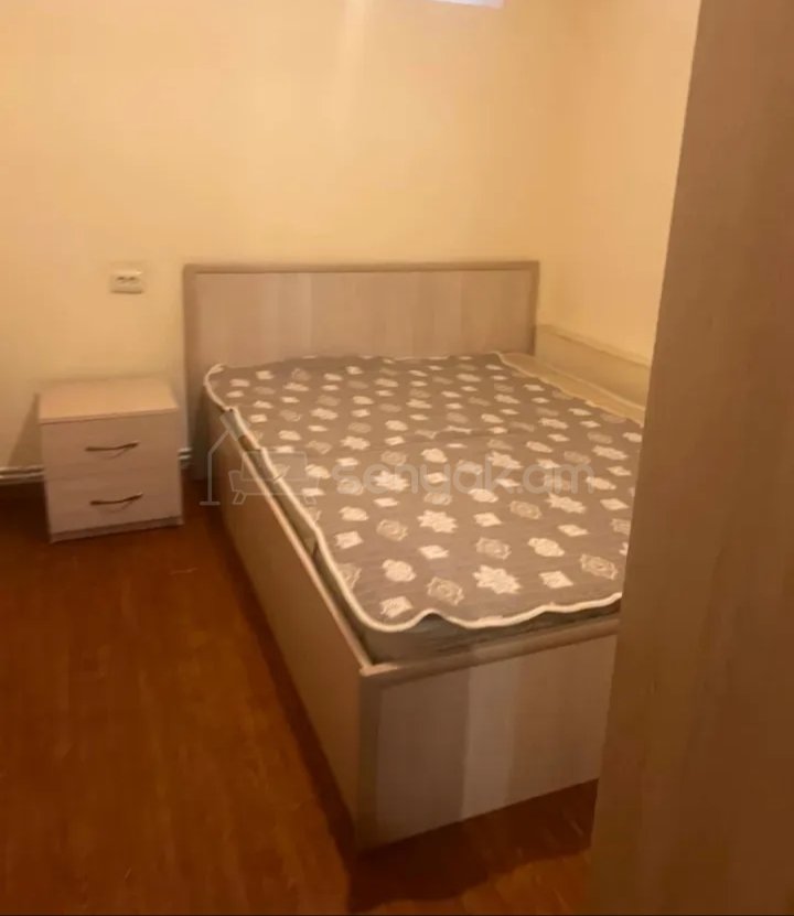 2 Սենյականոց Բնակարան Քարե Շենքում, 62քմ, 3/9 հարկ, Նորմալ Վիճակում, Կահավորված