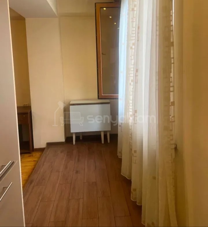 2 Սենյականոց Բնակարան Քարե Շենքում, 62քմ, 3/9 հարկ, Նորմալ Վիճակում, Կահավորված