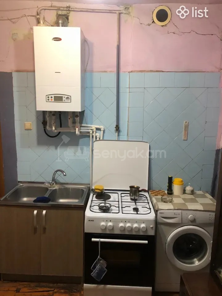 2 Սենյականոց Բնակարան Քարե Շենքում, 45քմ, 2/5 հարկ, Նորմալ Վիճակում, Կահավորված