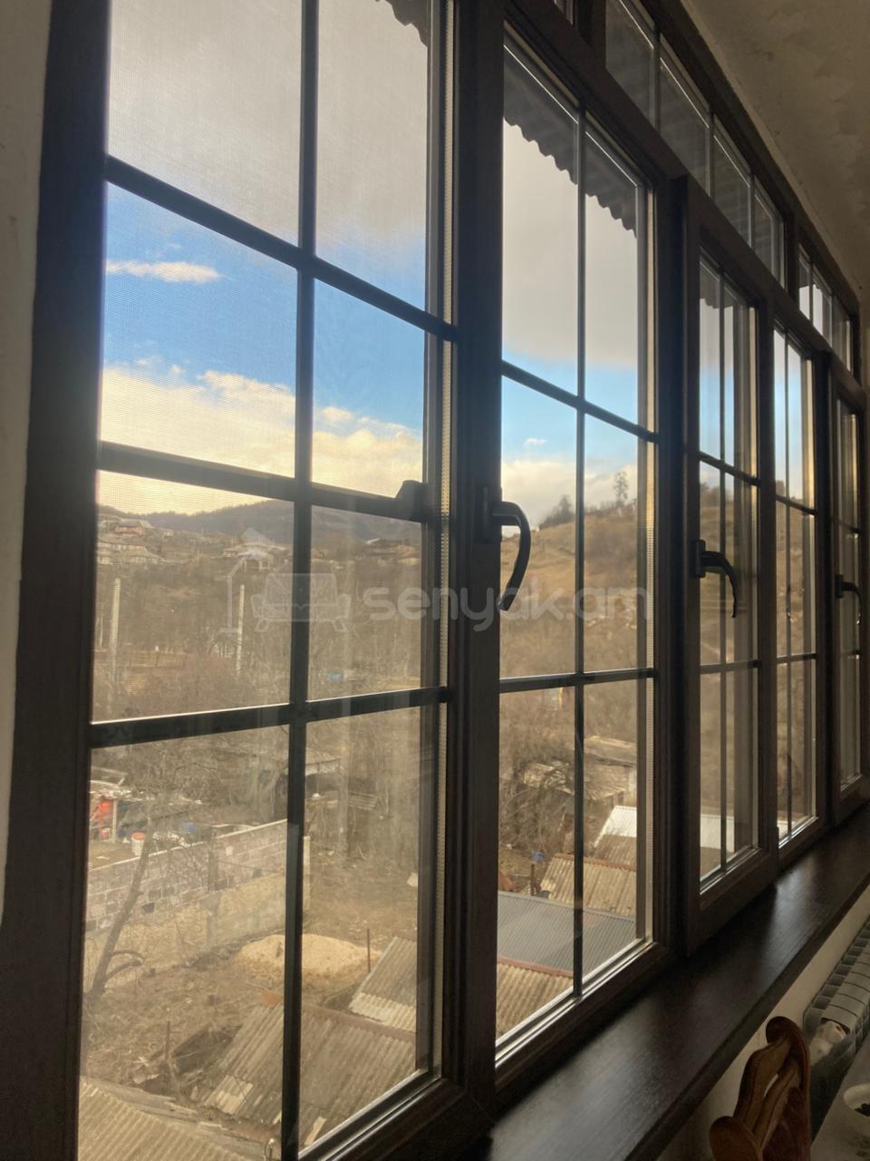 3 Սենյականոց Բնակարան Քարե Շենքում, 73քմ, 4/5 հարկ, Կոսմետիկ Վերանորոգված