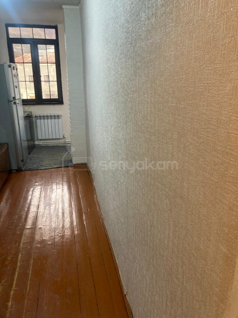 3 Սենյականոց Բնակարան Քարե Շենքում, 73քմ, 4/5 հարկ, Կոսմետիկ Վերանորոգված