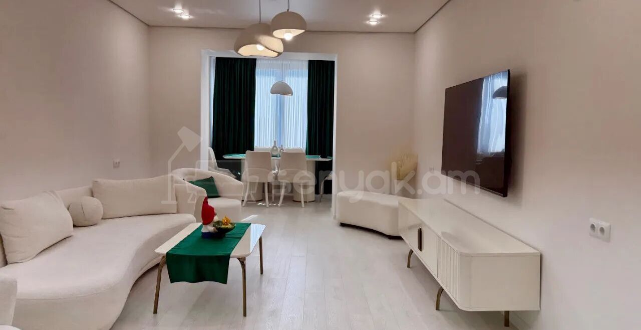3 Սենյականոց Բնակարան Քարե Շենքում, 80քմ, 4/5 հարկ, Կապիտալ Վերանորոգված