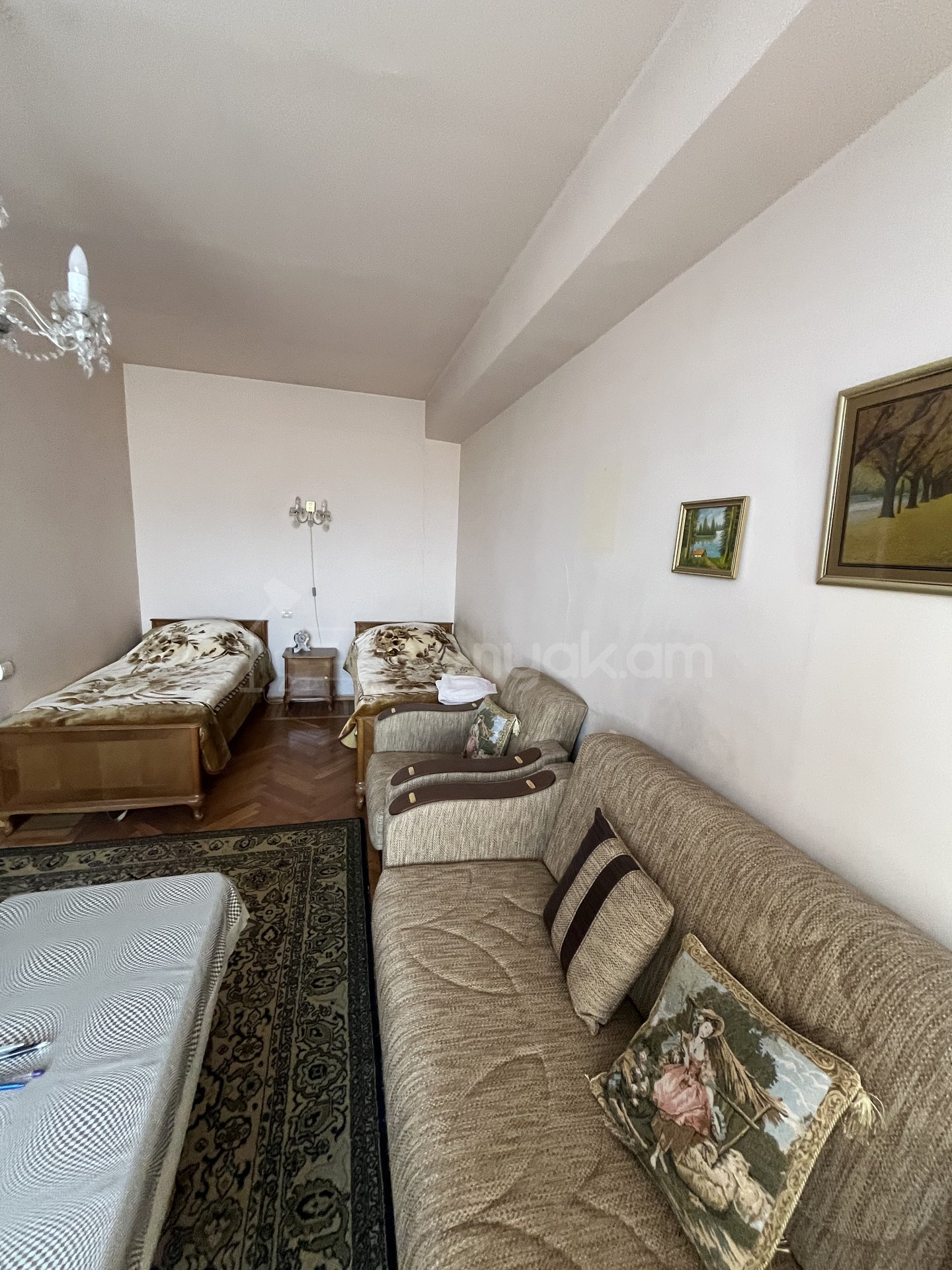 1 Սենյականոց Բնակարան Քարե Շենքում, 45քմ, 10/10 հարկ, Նորմալ Վիճակում
