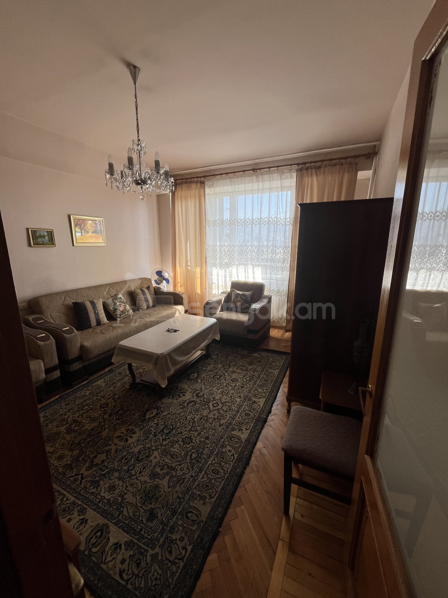 1 Սենյականոց Բնակարան Քարե Շենքում, 45քմ, 10/10 հարկ, Նորմալ Վիճակում