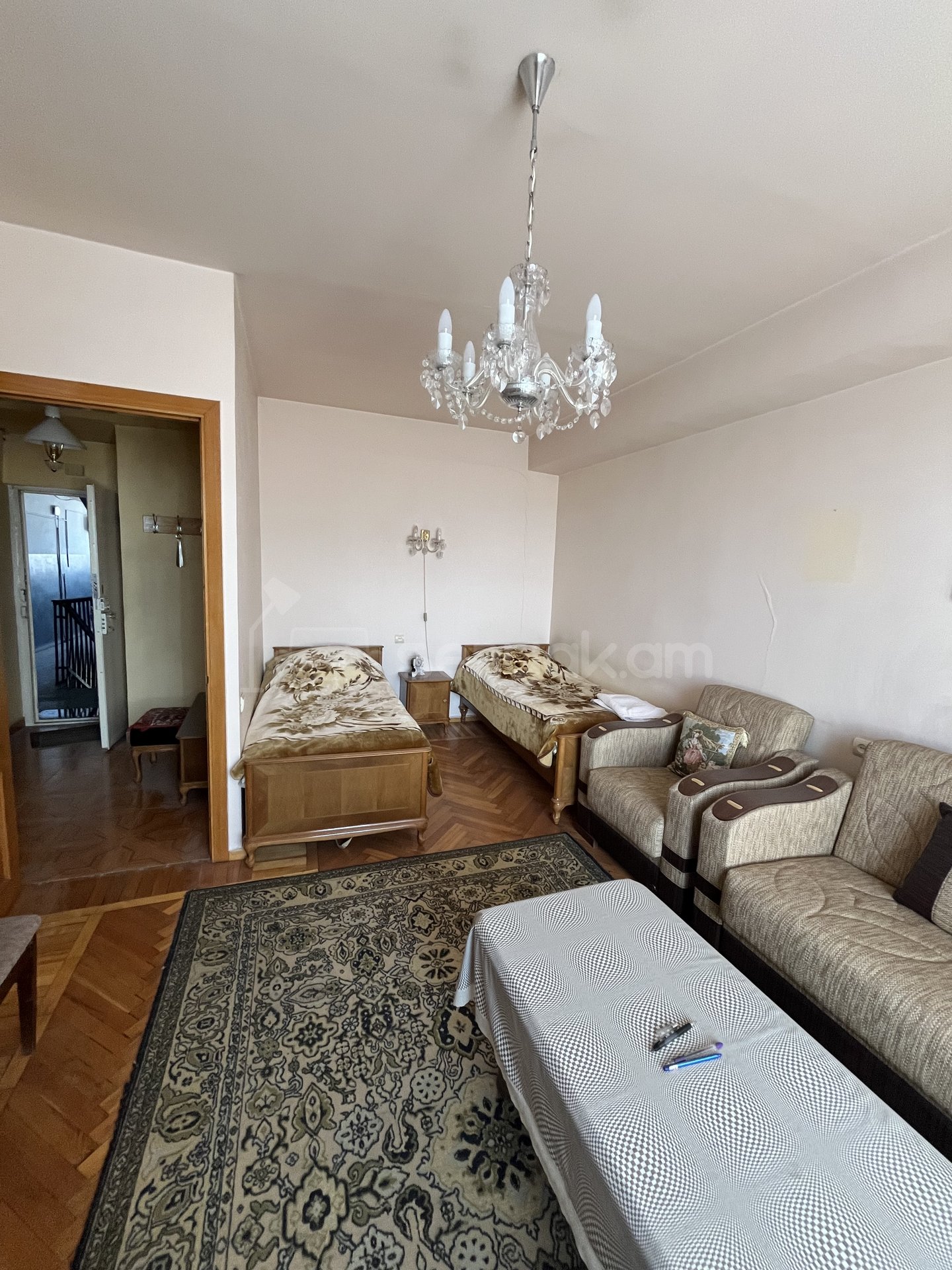 1 Սենյականոց Բնակարան Քարե Շենքում, 45քմ, 10/10 հարկ, Նորմալ Վիճակում