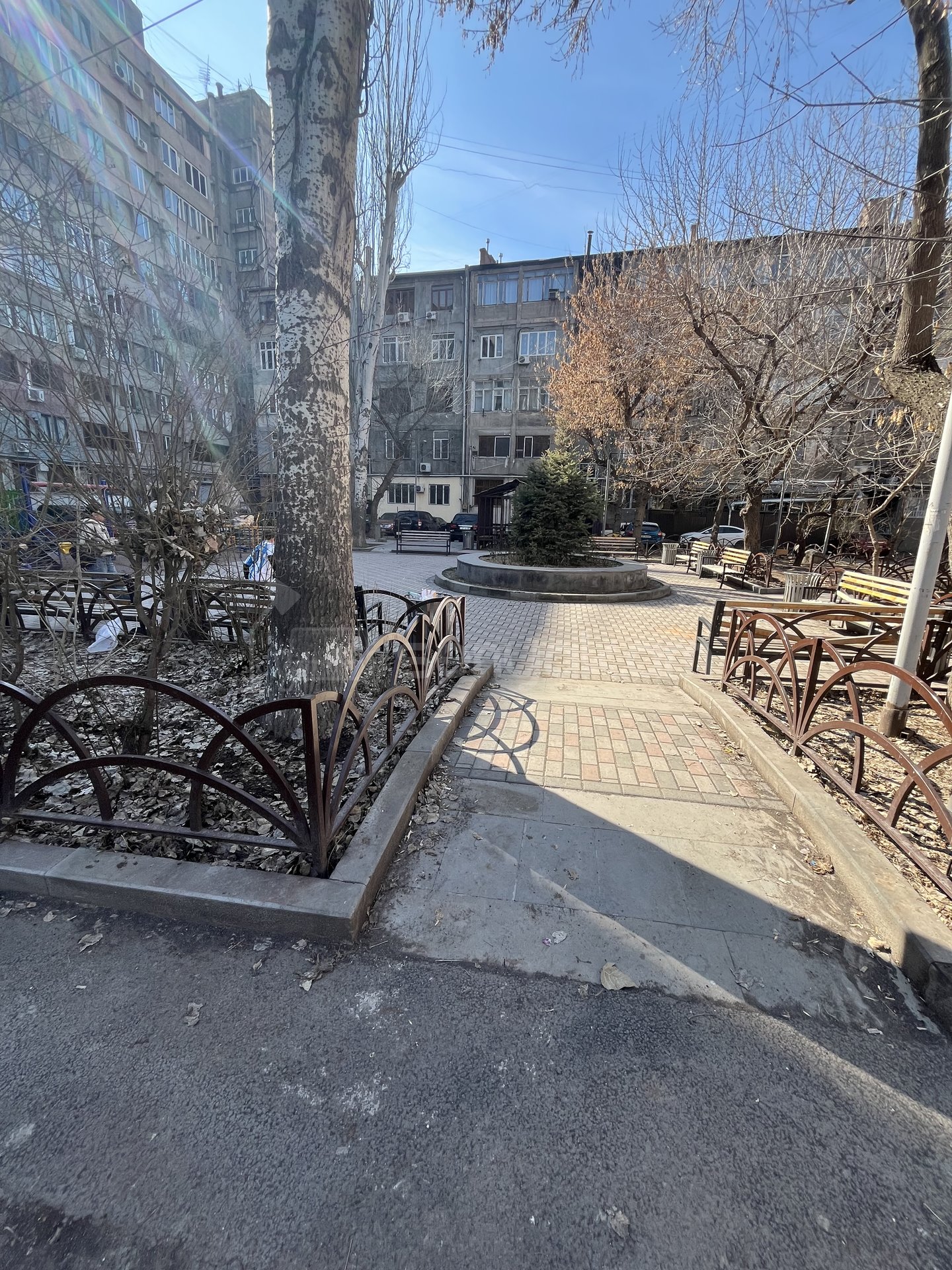 1 Սենյականոց Բնակարան Քարե Շենքում, 45քմ, 10/10 հարկ, Նորմալ Վիճակում