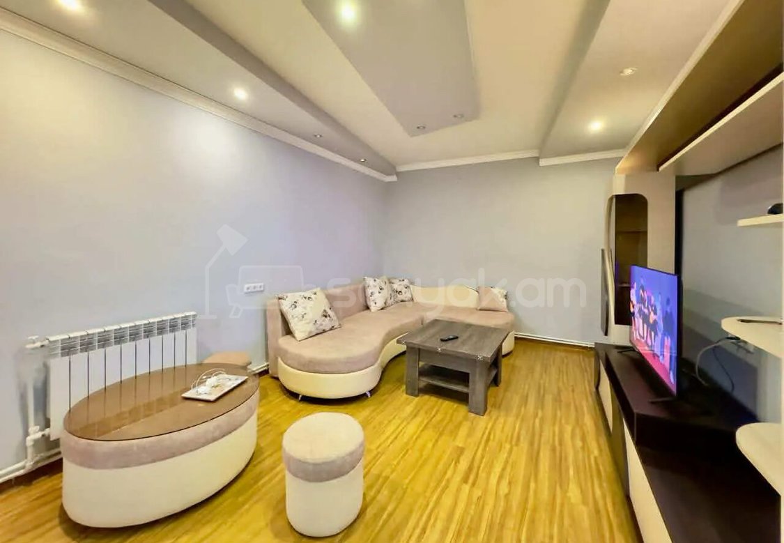 2 Սենյականոց Բնակարան Քարե Շենքում, 56քմ, 5/5 հարկ, Կապիտալ Վերանորոգված, Կահավորված