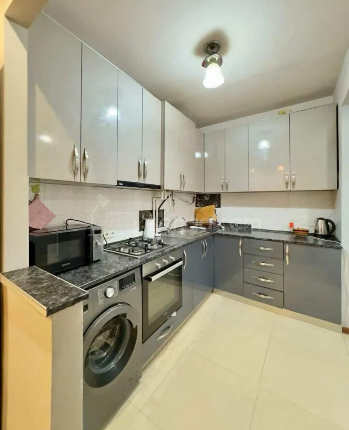 2 Սենյականոց Բնակարան Քարե Շենքում, 56քմ, 5/5 հարկ, Կապիտալ Վերանորոգված, Կահավորված