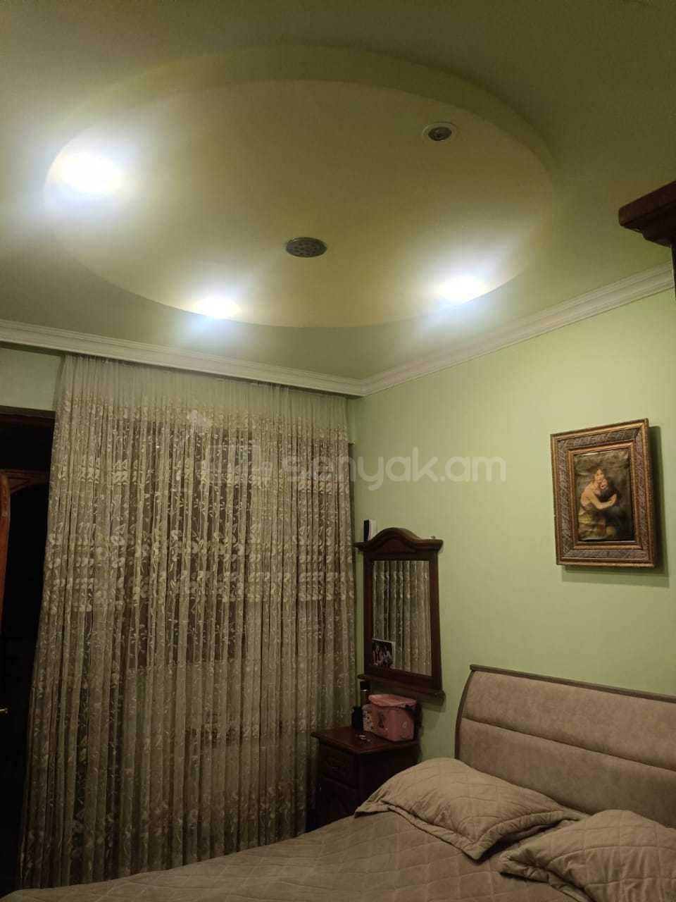 3 Սենյականոց Բնակարան Քարե Շենքում, 84քմ, 3/5 հարկ, Կապիտալ Վերանորոգված