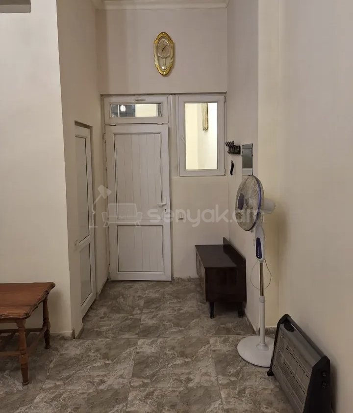 2 Սենյականոց Բնակարան Քարե Շենքում, 52քմ, 1/1 հարկ, Նորմալ Վիճակում, Կահավորված