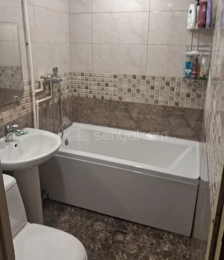 3 Սենյականոց Բնակարան, 72քմ, 6/9 հարկ, Նորմալ Վիճակում, Կահավորված, Արևկող
