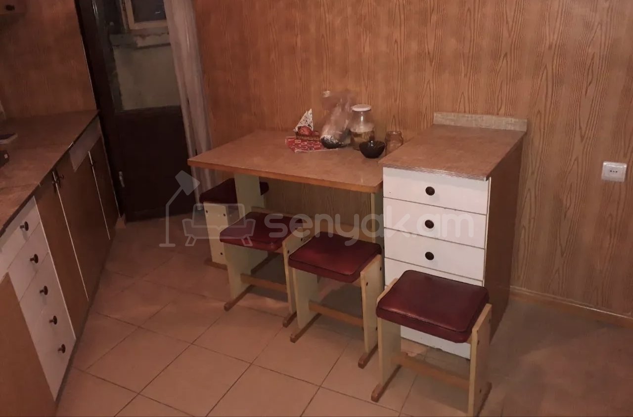 3 Սենյականոց Բնակարան, 72քմ, 6/9 հարկ, Նորմալ Վիճակում, Կահավորված, Արևկող