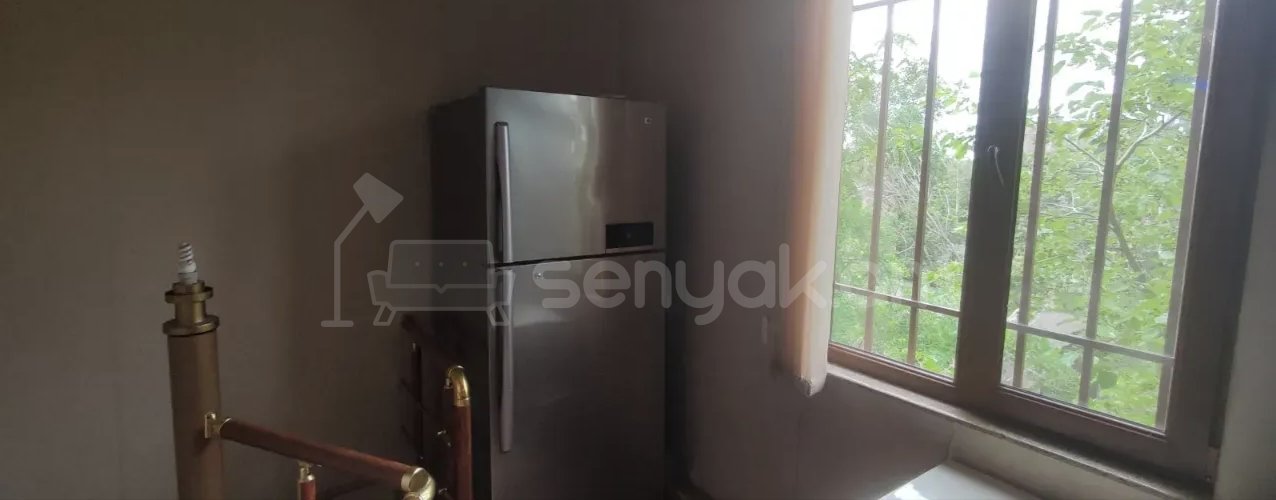 1 Սենյականոց Բնակարան Քարե Շենքում, 42քմ, 2/2 հարկ, Կապիտալ Վերանորոգված, Կահավորված