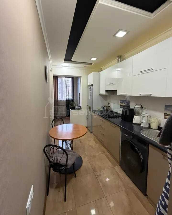 4 Սենյականոց Բնակարան, 84քմ, 6/9 հարկ, Կապիտալ Վերանորոգված