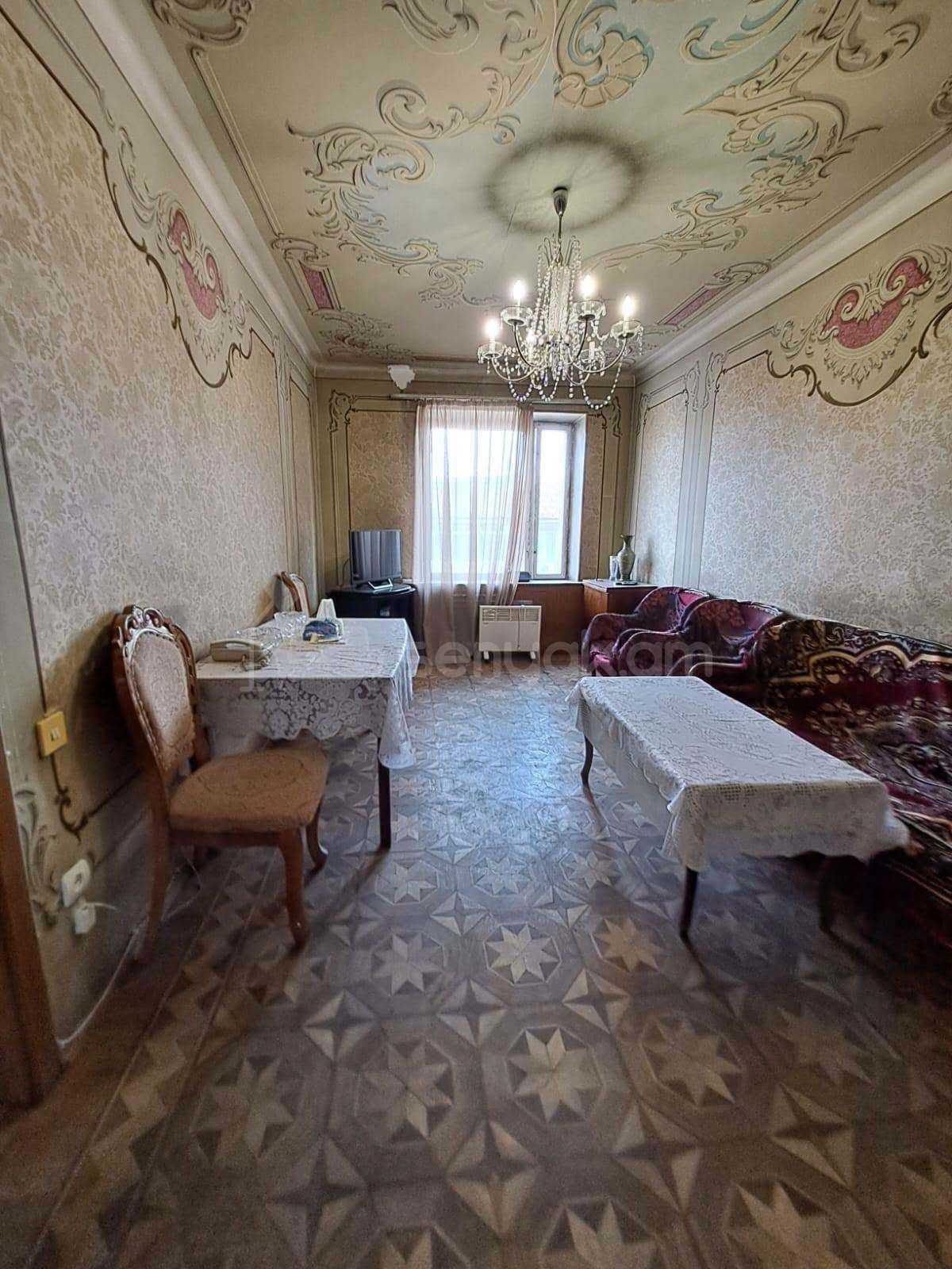 2 Սենյականոց Բնակարան Քարե Շենքում, 54քմ, 4/5 հարկ, Պետական Վիճակում