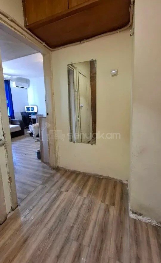 1 Սենյականոց Բնակարան Քարե Շենքում, 31քմ, 4/5 հարկ, Նորմալ Վիճակում