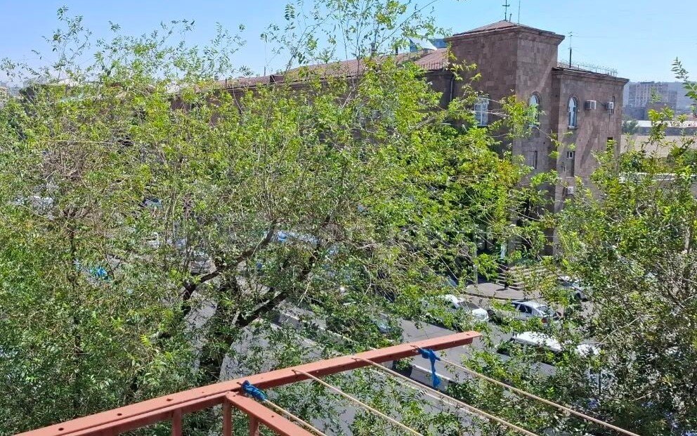 1 Սենյականոց Բնակարան Քարե Շենքում, 31քմ, 4/5 հարկ, Նորմալ Վիճակում
