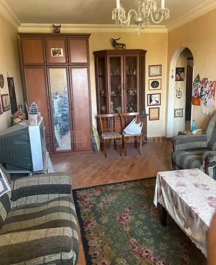 1 Սենյականոց Բնակարան Քարե Շենքում, 30քմ, 5/5 հարկ, Նորմալ Վիճակում