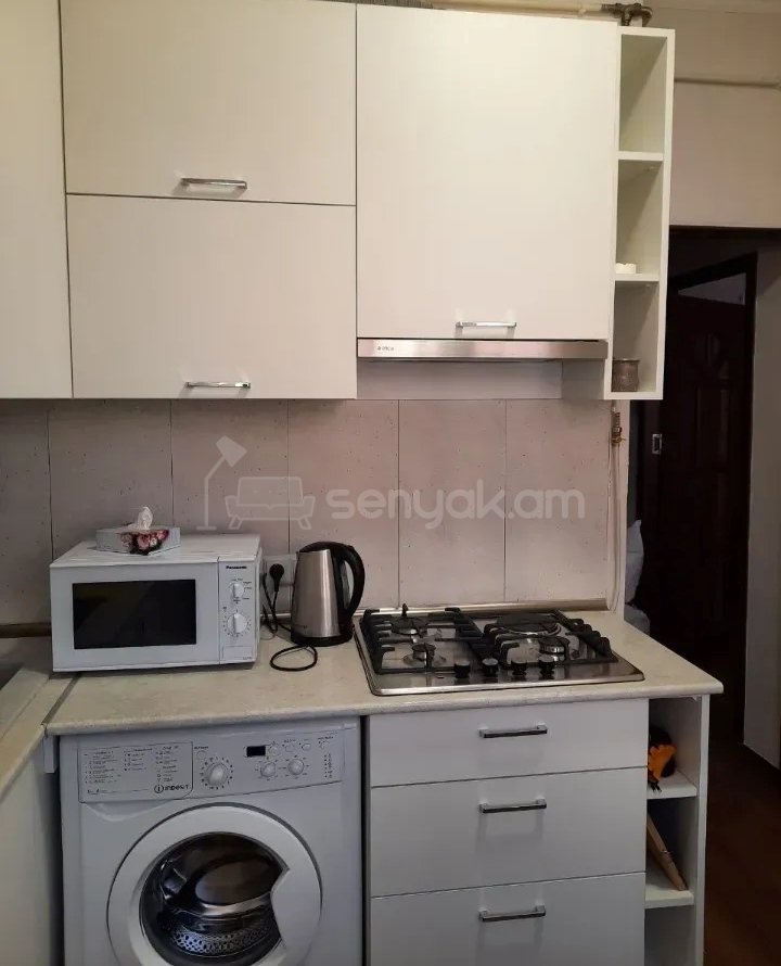 1 Սենյականոց Բնակարան Քարե Շենքում, 43քմ, 5/7 հարկ, Կապիտալ Վերանորոգված