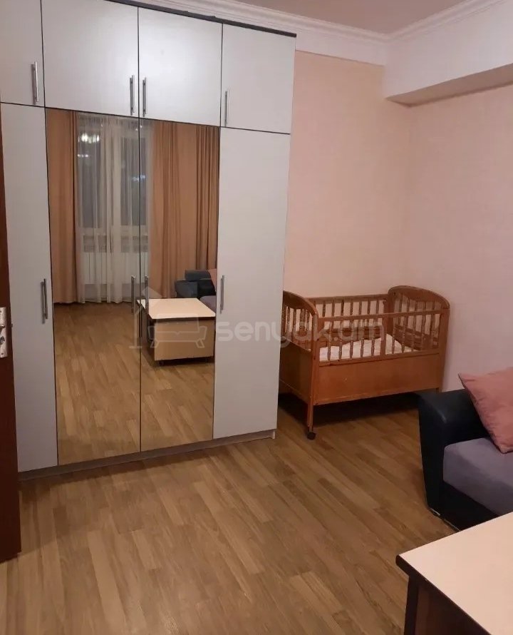 1 Սենյականոց Բնակարան Քարե Շենքում, 43քմ, 5/7 հարկ, Կապիտալ Վերանորոգված
