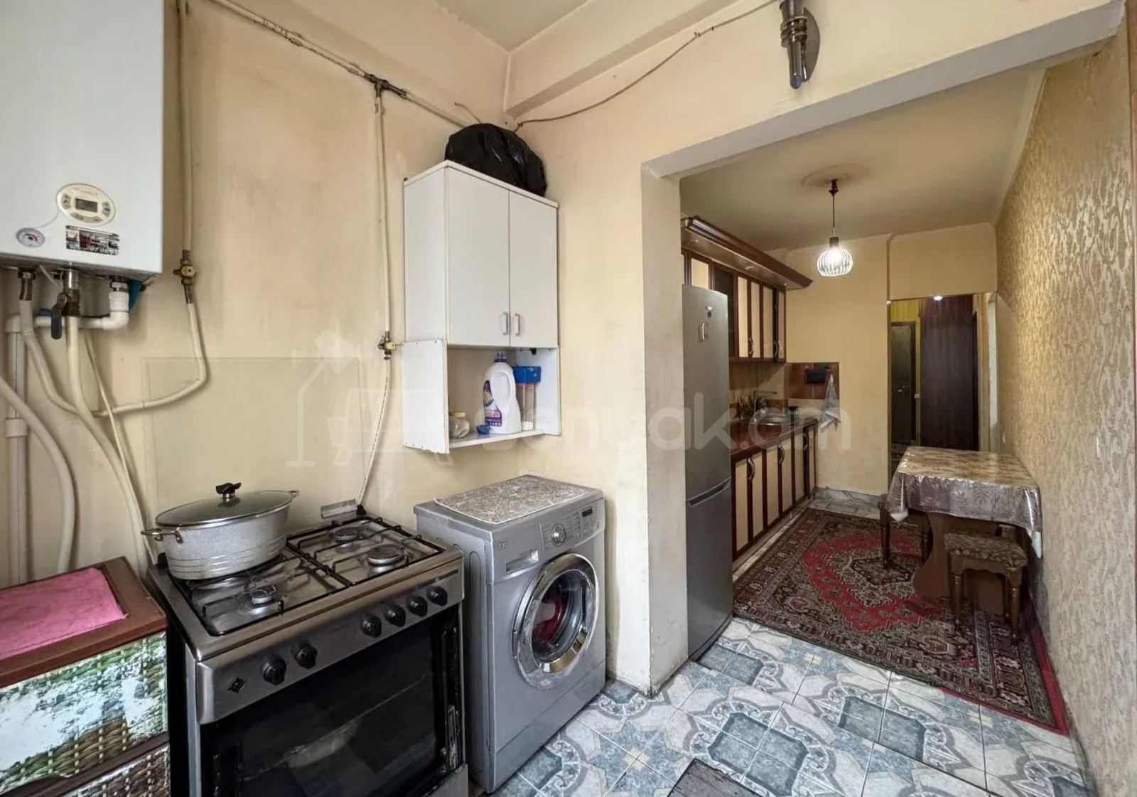 4 Սենյականոց Բնակարան, 98քմ, 1/9 հարկ, Նորմալ Վիճակում