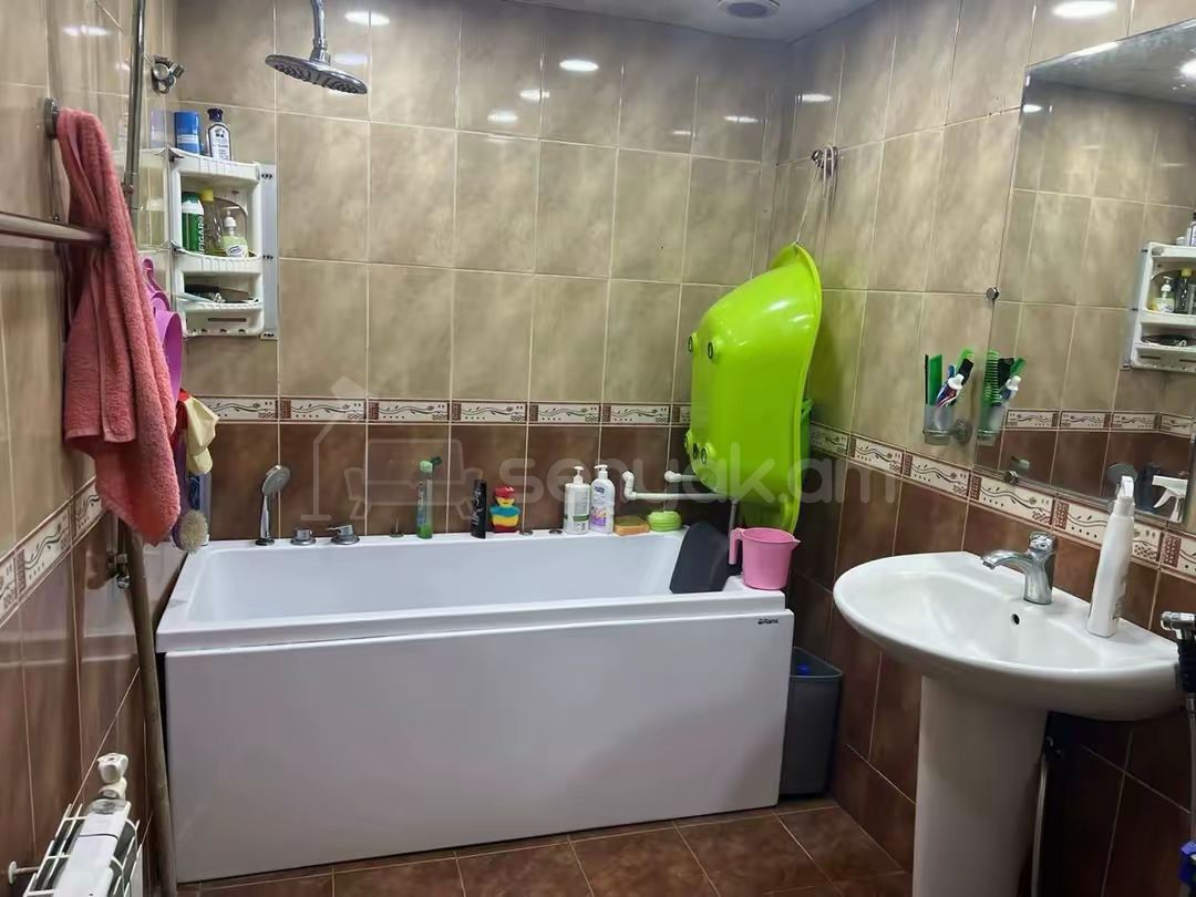 4 Սենյականոց Բնակարան, 98քմ, 1/9 հարկ, Նորմալ Վիճակում