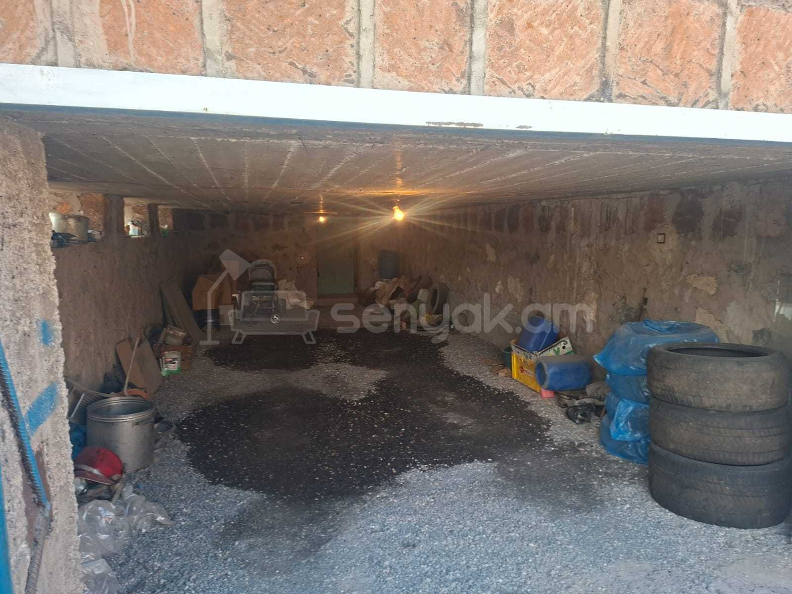 4 Սենյականոց Սեփական Տուն, 440քմ, Նորմալ Վիճակում, Ավտոտնակով
