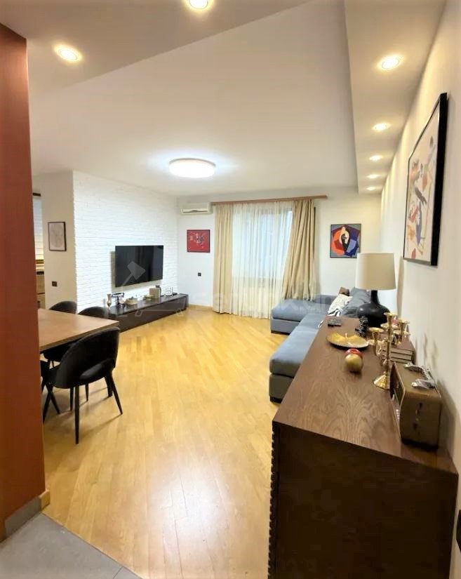 3 Սենյականոց Բնակարան, 78քմ, 3/9 հարկ, Դիզայներական Վերանորոգված, Կահավորված