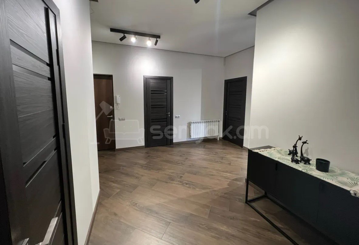 3 Սենյականոց Բնակարան Նորակառույցում, 116քմ, 3/16 հարկ, Դիզայներական Վերանորոգված