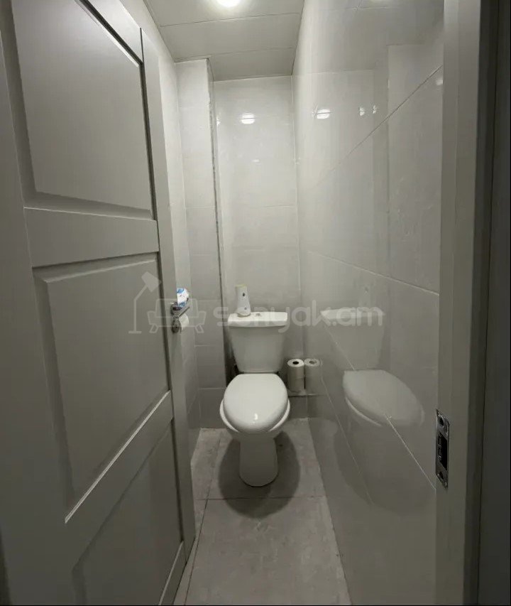 2 Սենյականոց Բնակարան, 61քմ, 4/5 հարկ, Նորմալ Վիճակում