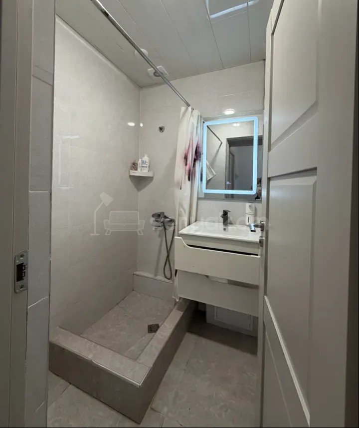 2 Սենյականոց Բնակարան, 61քմ, 4/5 հարկ, Նորմալ Վիճակում