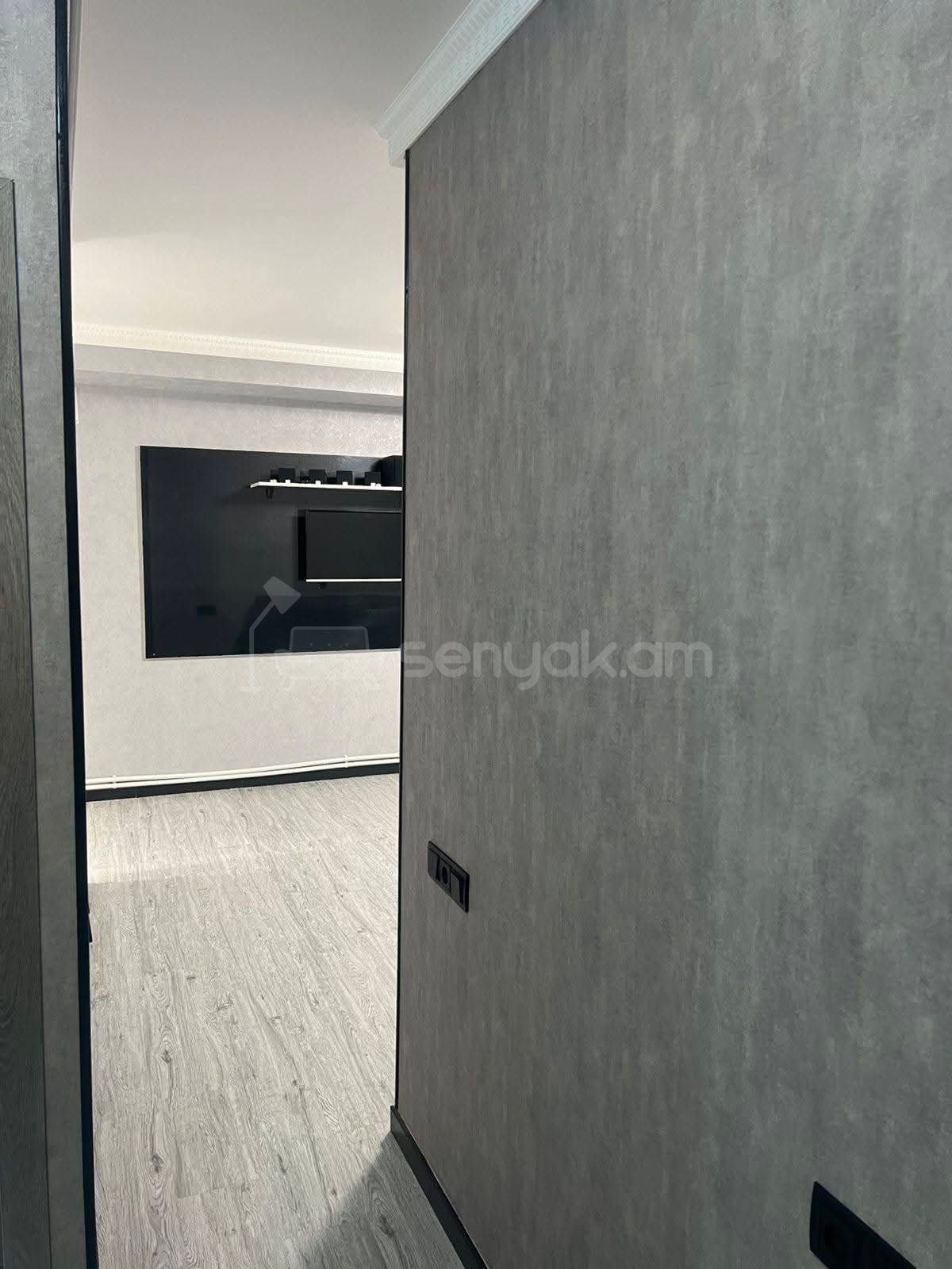 2 Սենյականոց Բնակարան, 48քմ, 9/9 հարկ, Դիզայներական Վերանորոգված, Կահավորված, Արևկող