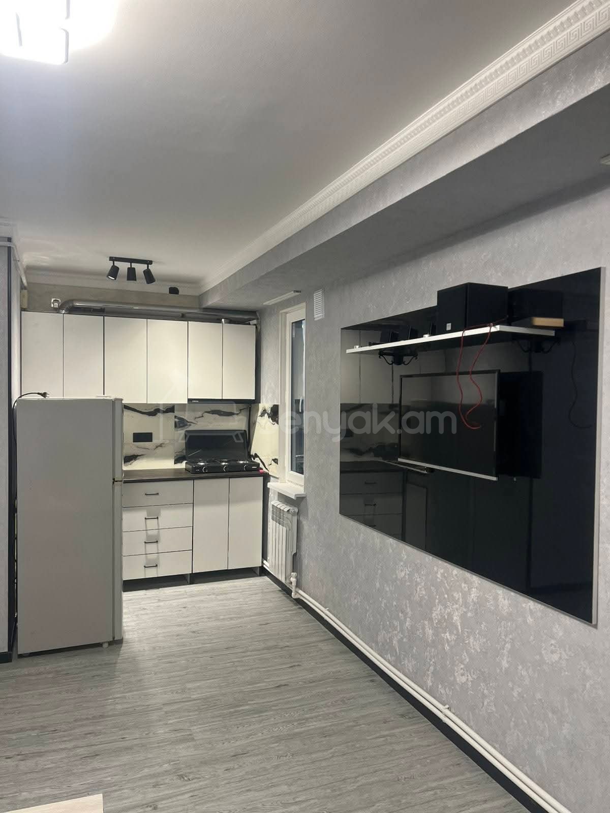 2 Սենյականոց Բնակարան, 48քմ, 9/9 հարկ, Դիզայներական Վերանորոգված, Կահավորված, Արևկող