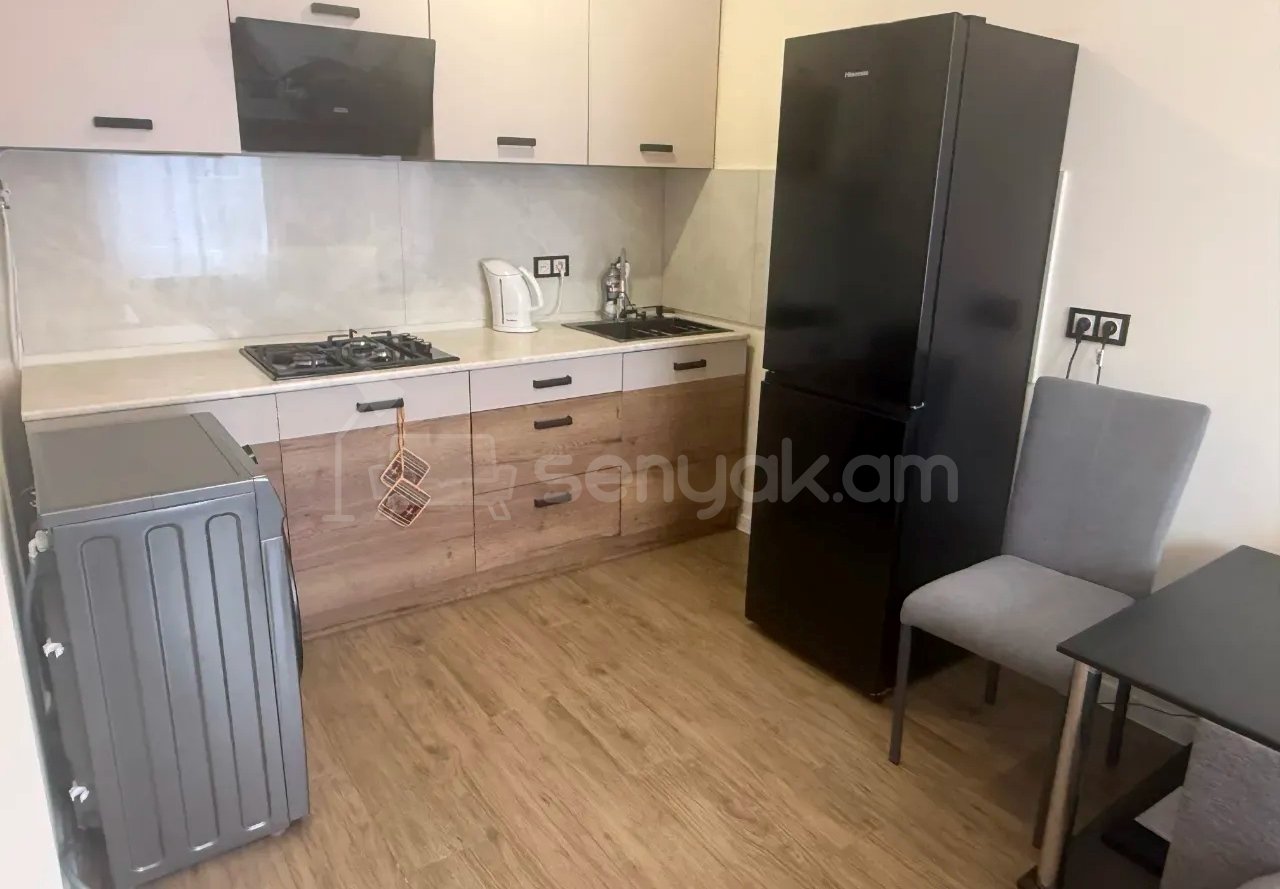 2 Սենյականոց Բնակարան Քարե Շենքում, 34քմ, 3/4 հարկ, Կապիտալ Վերանորոգված