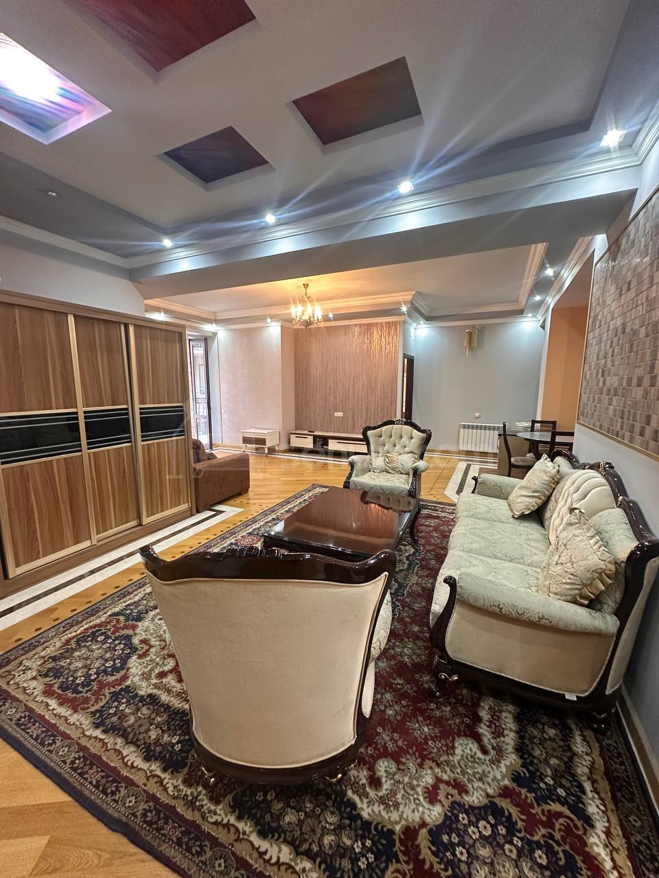 3 Սենյականոց Բնակարան Նորակառույցում, 137քմ, 4/14 հարկ, Կապիտալ Վերանորոգված, Կահավորված