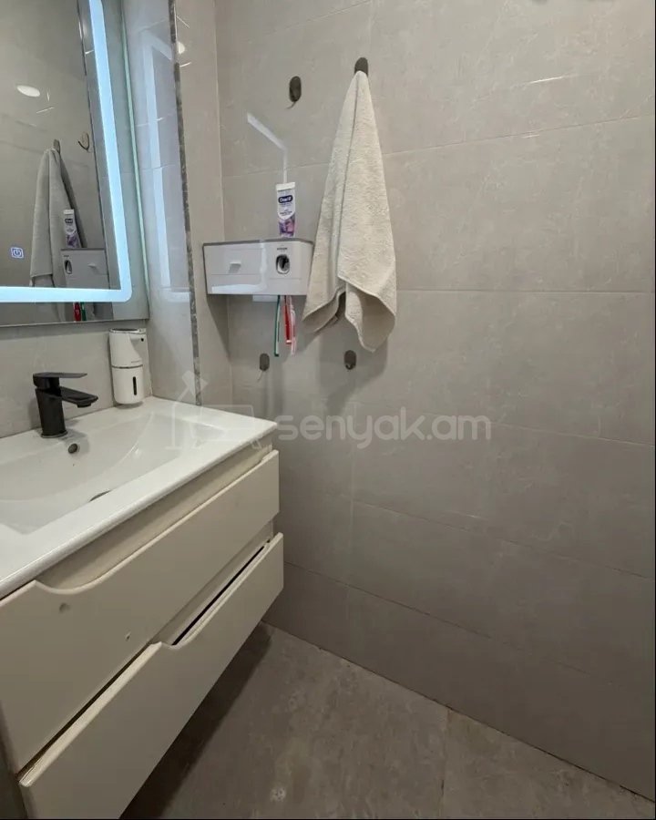 2 Սենյականոց Բնակարան, 63քմ, 2/5 հարկ, Նորմալ Վիճակում