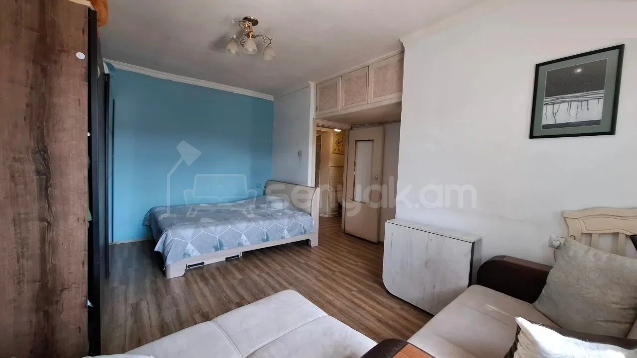 1 Սենյականոց Բնակարան Քարե Շենքում, 31քմ, 4/5 հարկ, Նորմալ Վիճակում