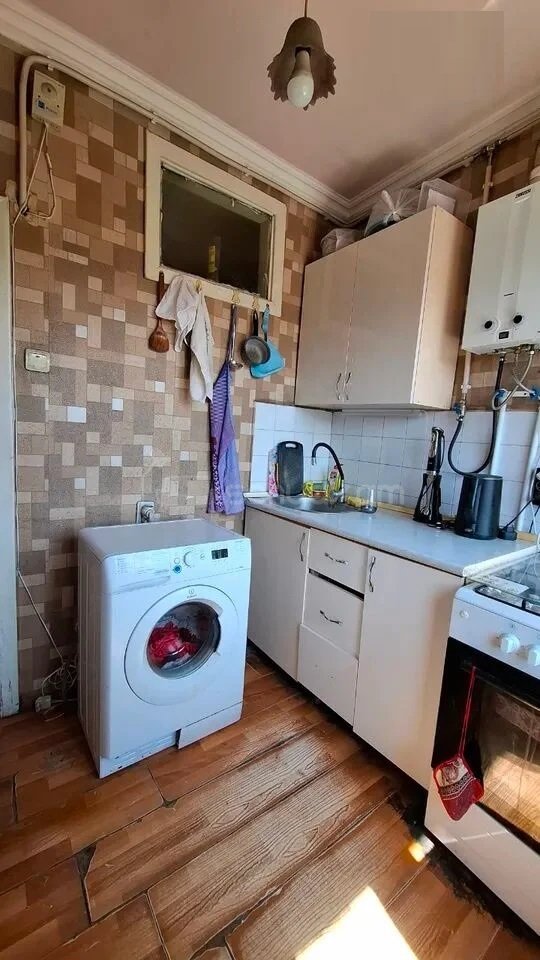 1 Սենյականոց Բնակարան Քարե Շենքում, 31քմ, 4/5 հարկ, Նորմալ Վիճակում