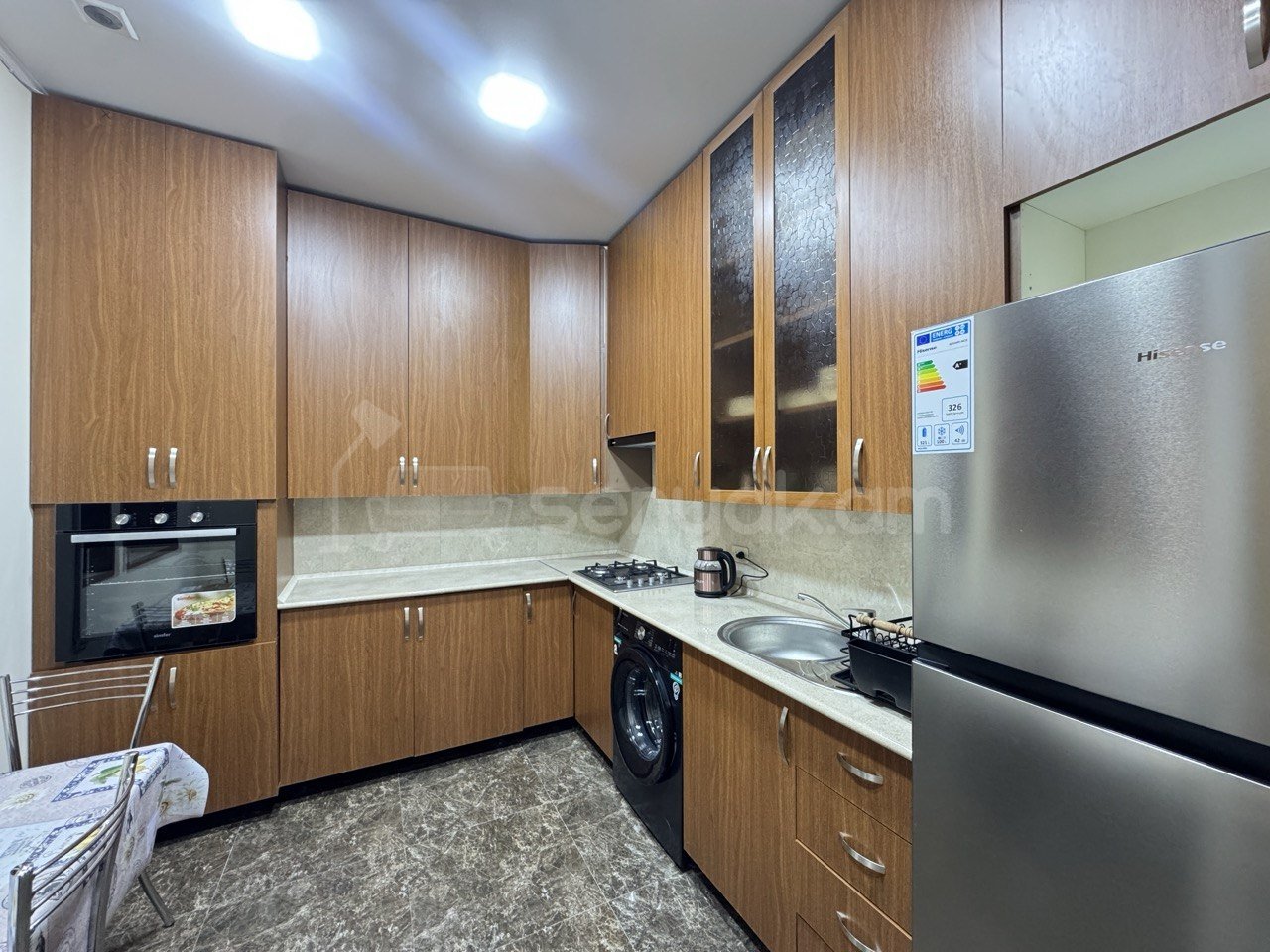 3 Սենյականոց Բնակարան Քարե Շենքում, 156քմ, 3/3 հարկ, Կապիտալ Վերանորոգված, Կահավորված, Արևկող