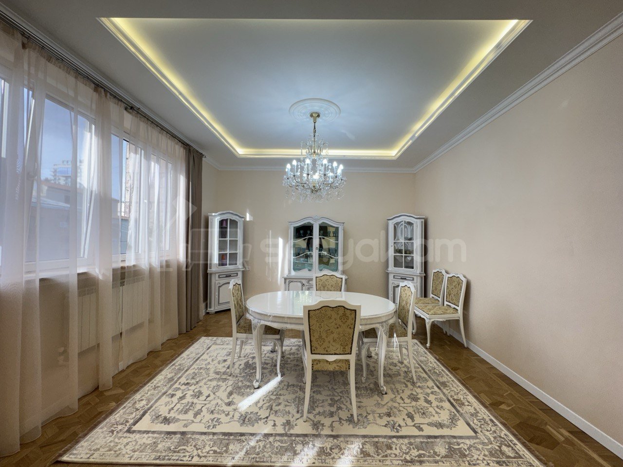 3 Սենյականոց Բնակարան Քարե Շենքում, 156քմ, 3/3 հարկ, Կապիտալ Վերանորոգված, Կահավորված, Արևկող