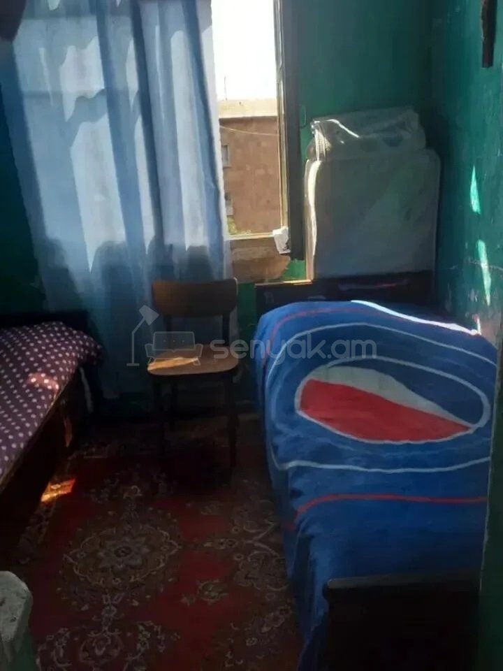 1 Սենյականոց Բնակարան Քարե Շենքում, 37քմ, 4/4 հարկ, Պետական Վիճակում