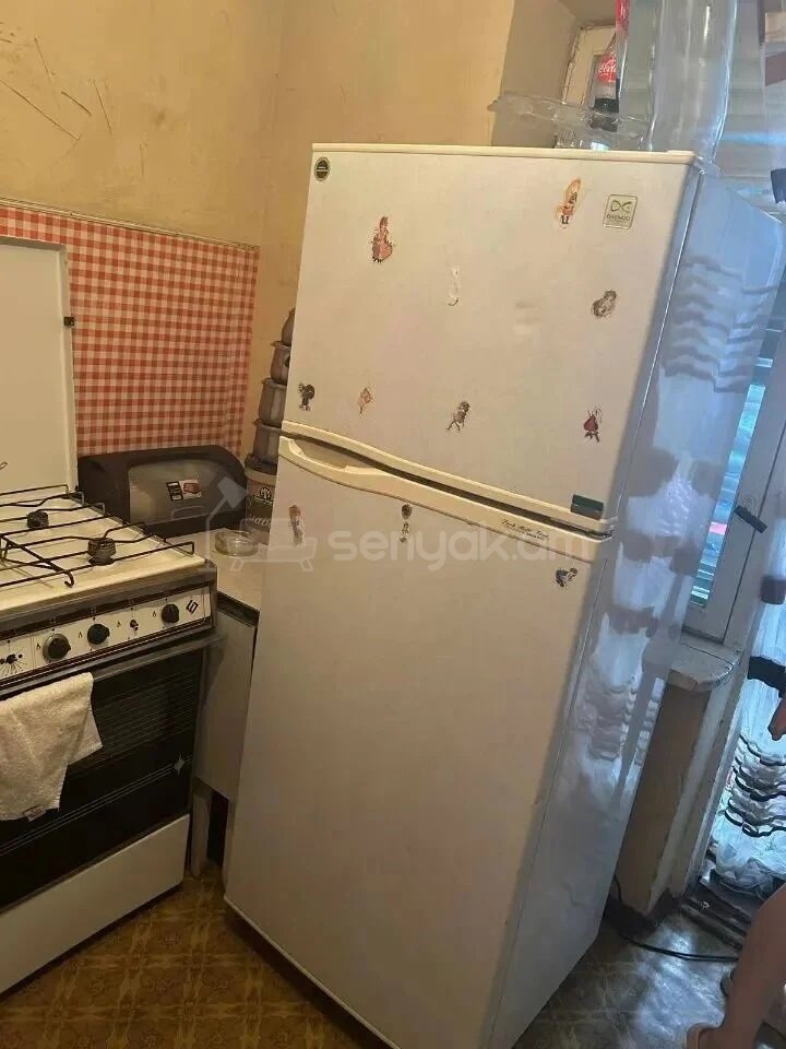 1 Սենյականոց Բնակարան Քարե Շենքում, 37քմ, 4/4 հարկ, Պետական Վիճակում