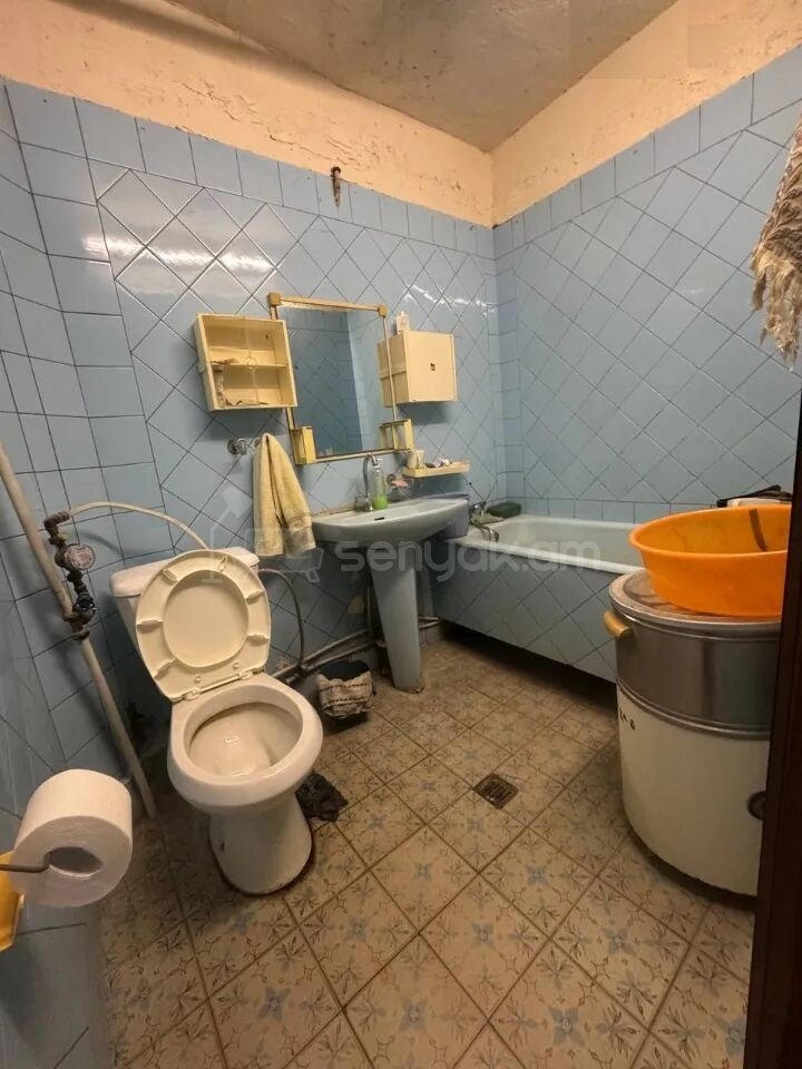 2 Սենյականոց Բնակարան Քարե Շենքում, 54քմ, 4/5 հարկ, Պետական Վիճակում